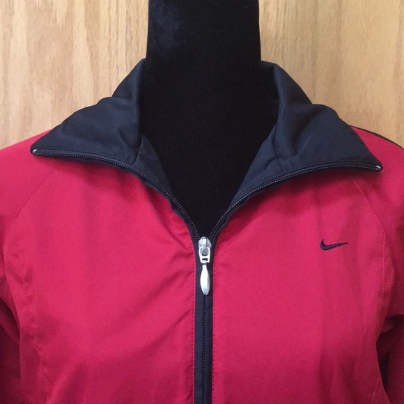 3/$20 Nike Lightly Lined Windbreaker. Size small - Picture 3 of 6
